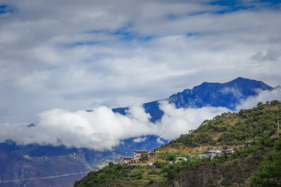 云南大山上的民宅