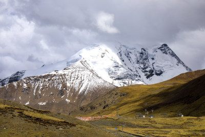 青藏高原雪山冰川地理环境