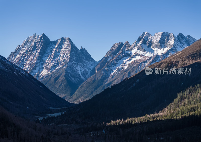 航拍四川阿坝双桥沟风景