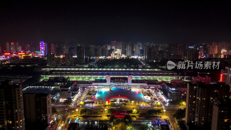 江西九江火车站夜景灯光航拍图