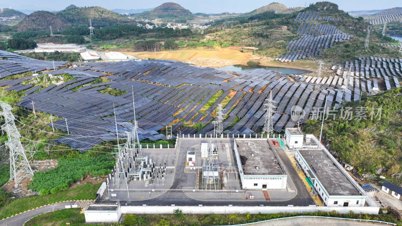 4k航拍贵州山区光伏发电站 新能源发电
