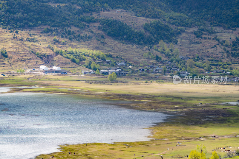 文海村山水间的村落自然景观