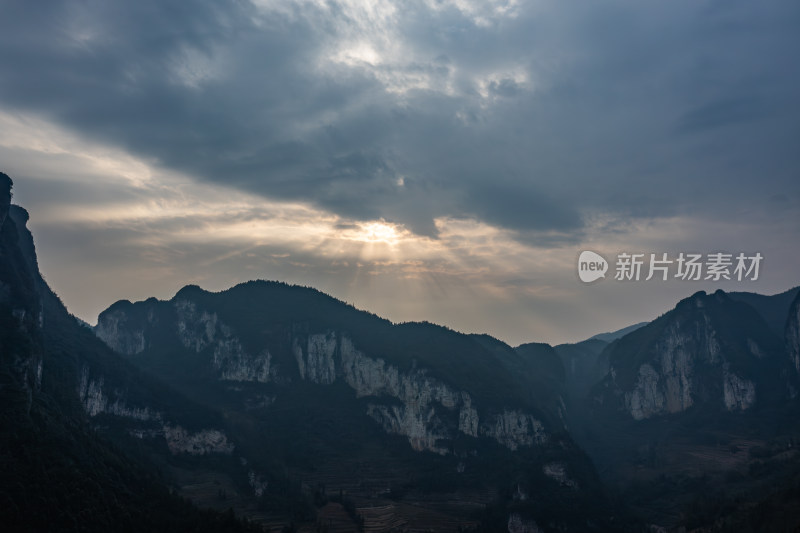 湖北利川小溪河峡谷风光日落时分