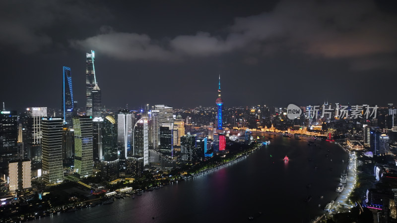 上海黄浦江畔璀璨夜景城市建筑群