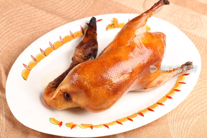 宫廷红枣木烤鸭