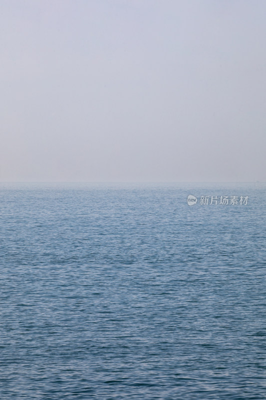 山东青岛第三海水浴场海滨海岸海滩海天景观