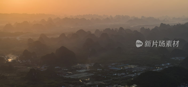 桂林阳朔喀斯特地貌水墨画山水画