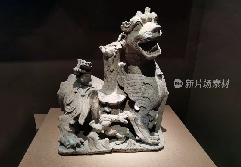 中国四川成都博物馆 东汉 陶有翼神兽座