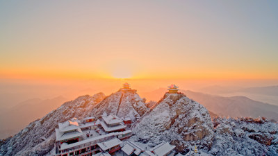 河南洛阳老君山雪景