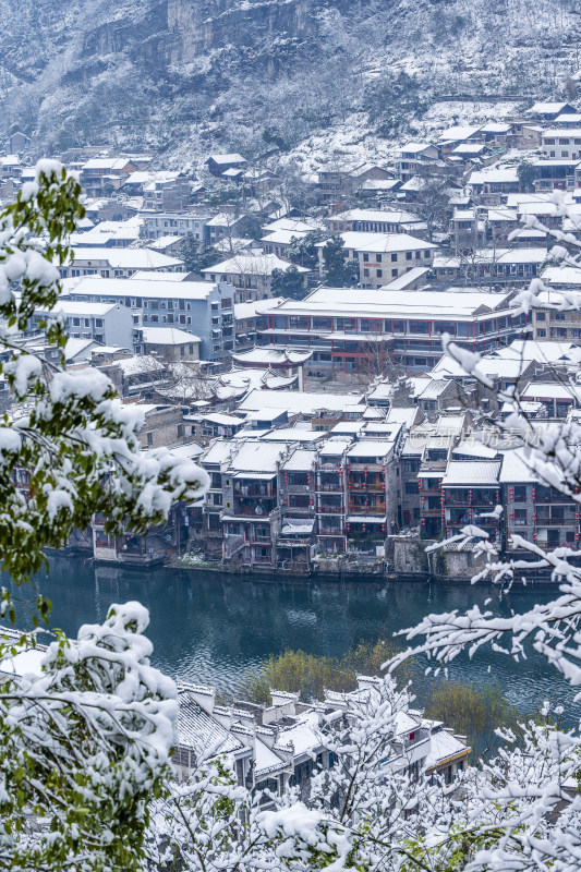 航拍东方威尼斯镇远古城雪景