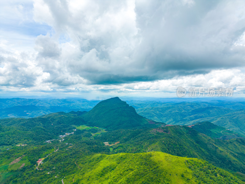 航拍天空高山草甸山脉田园自然风光