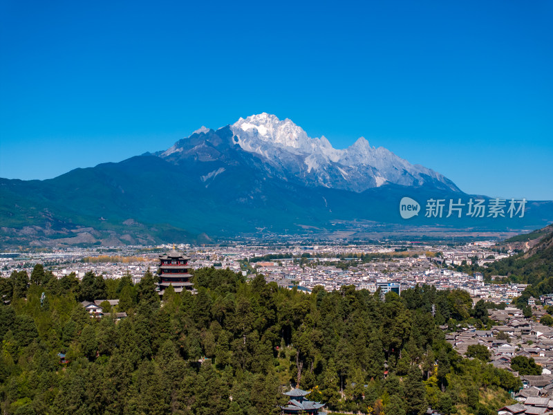 云南丽江古城玉龙雪山狮子山万古楼航拍