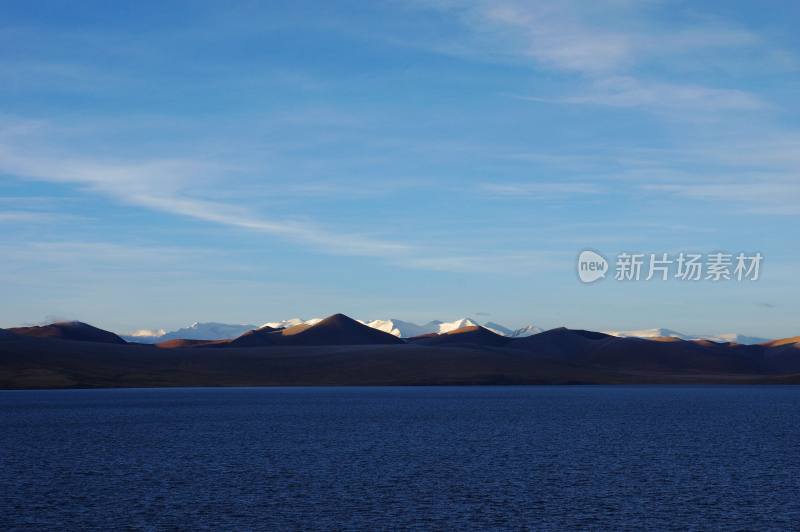 山南普莫庸措山水自然风景