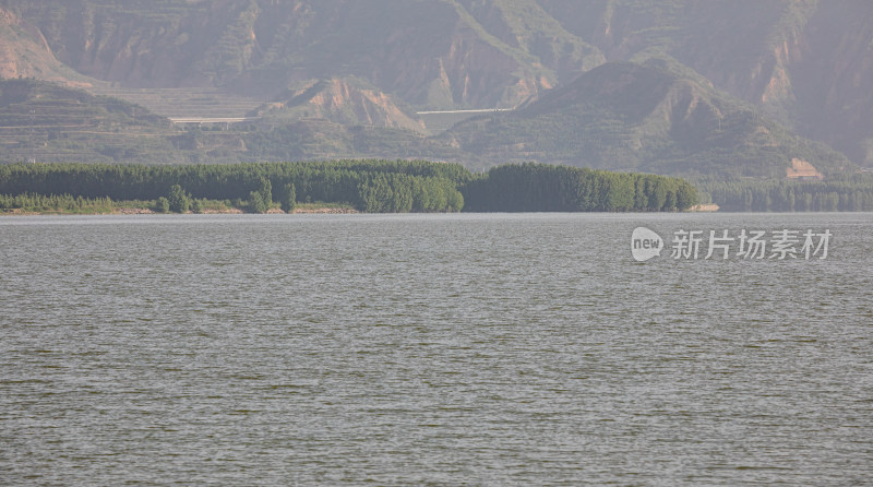 河南三门峡陕州公园天鹅湖黄河公园景点景观