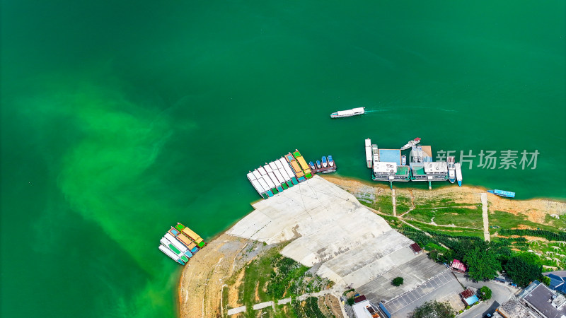 夏日贵州万峰湖