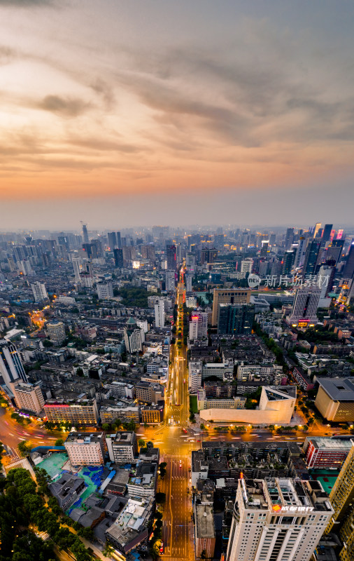 航拍成都市区日落夜景都市风光