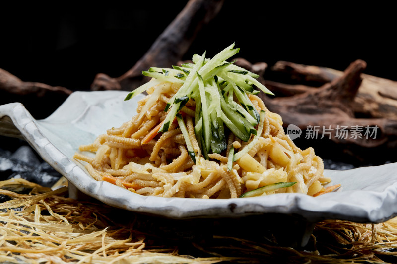 凉拌酸菜土豆莜面饸饹