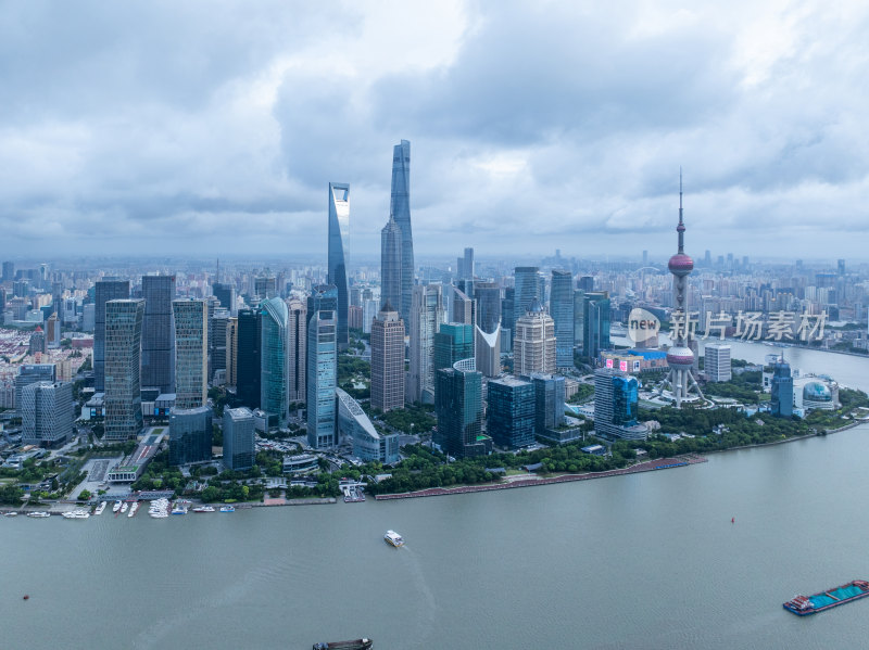 上海台风暴风雨来临前黑云压城航拍