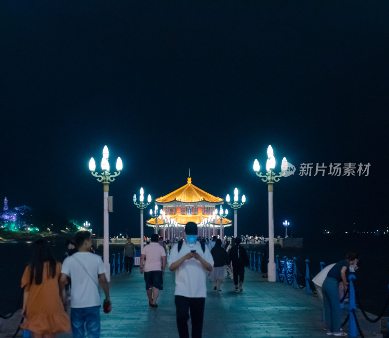 青岛栈桥回澜阁夜景