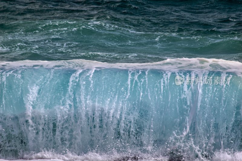 大海浪花巨浪浪潮汹涌海浪波涛汹涌