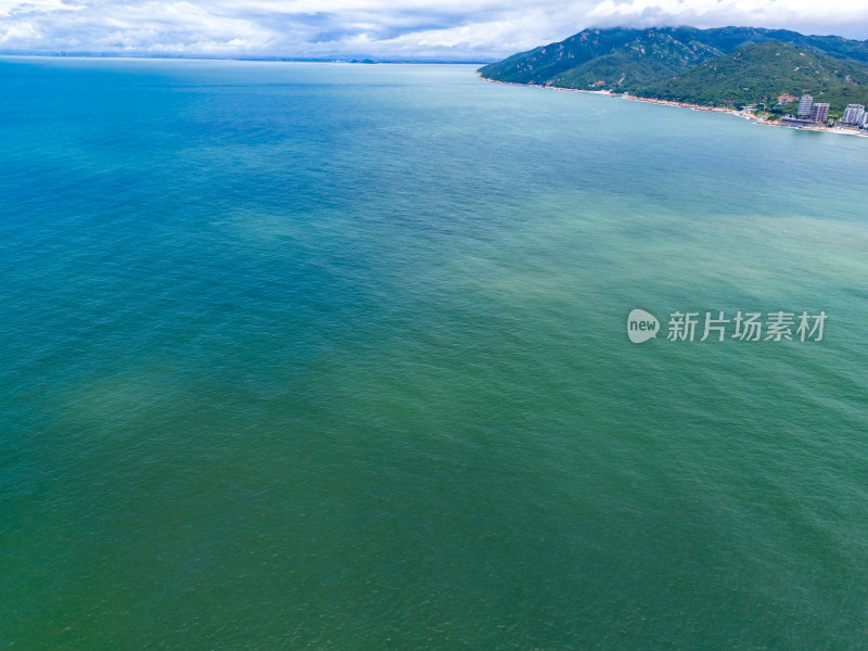 蓝色海洋大海海岛风光航拍图