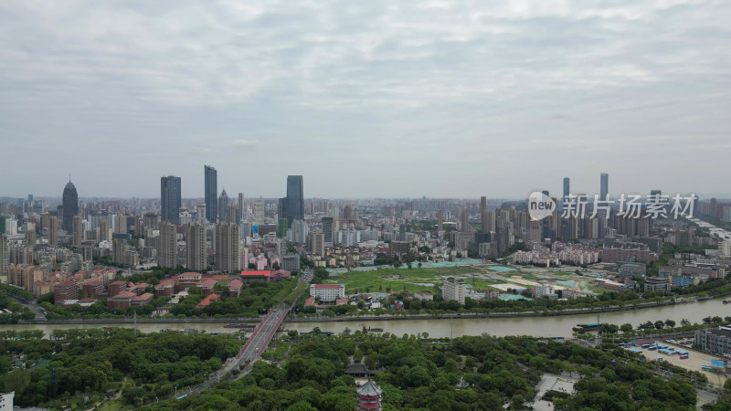 航拍江苏无锡大景城市天际线