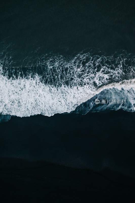 海浪波涛汹涌浪花巨浪浪潮汹涌