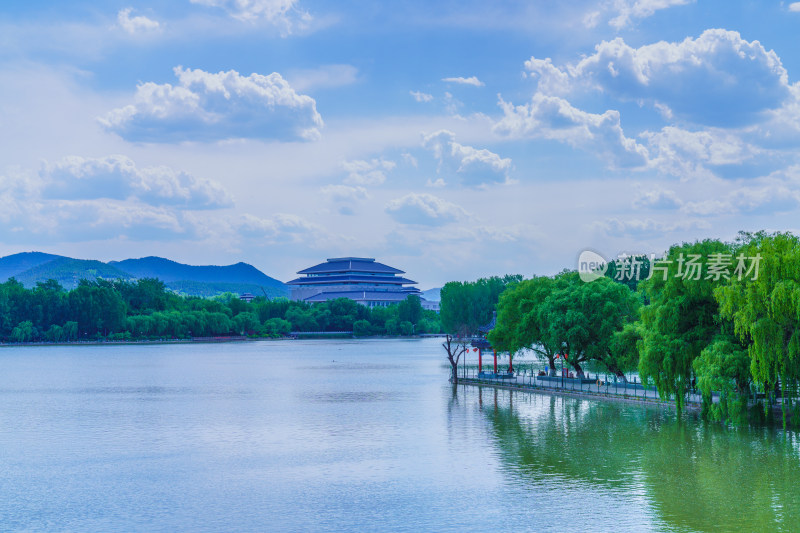 青山绿水美丽湖景