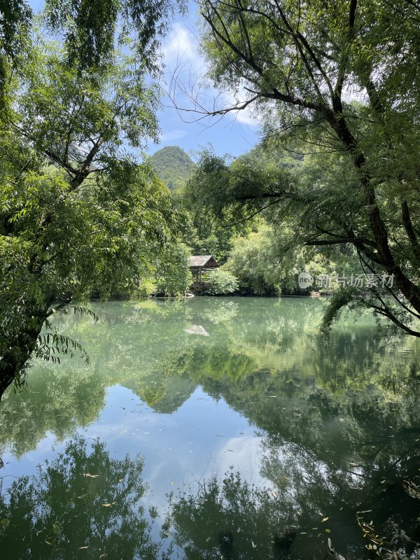 贵州省贵阳市花溪十里河滩景色