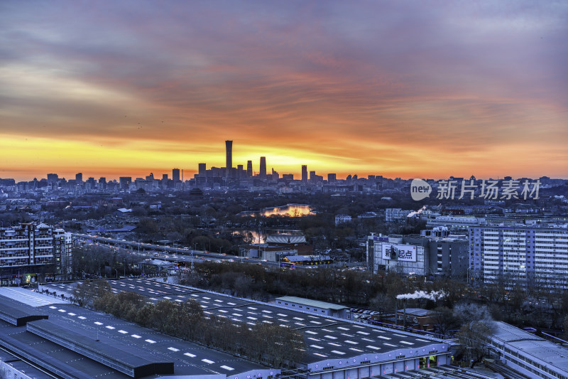 北京城市朝霞时分的天际线全景