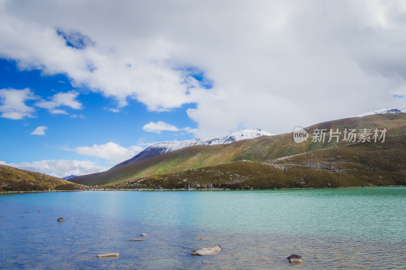 西藏山南山水自然风景