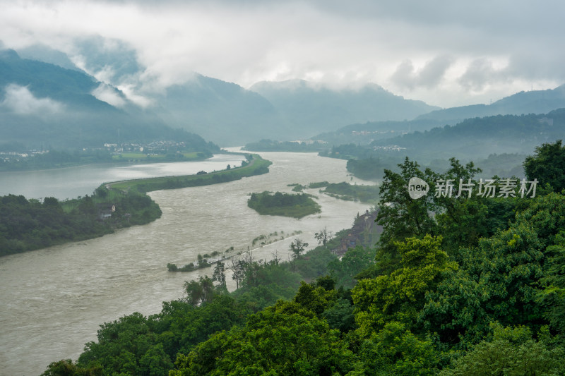 四川都江堰景区的雨季