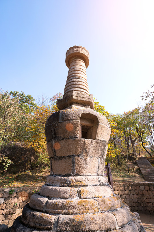 北京银山塔林景区里的辽代佛塔