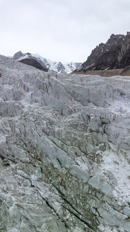 西藏那曲地区布加雪山冰川冰湖高空航拍