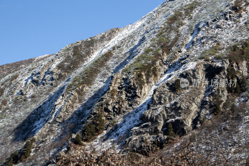 冬日雪山岩石纹理