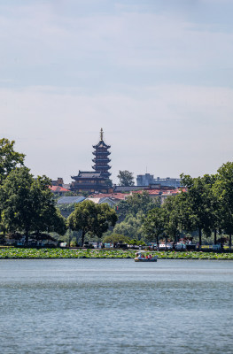 南京玄武湖鸡鸣寺