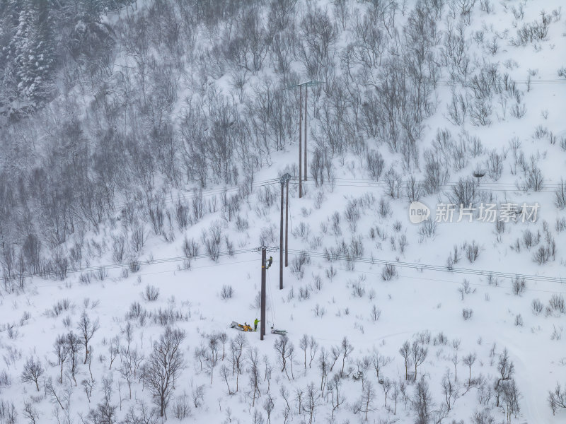 挪威罗弗敦群岛北极圈奥镇冬季雪景高空航拍