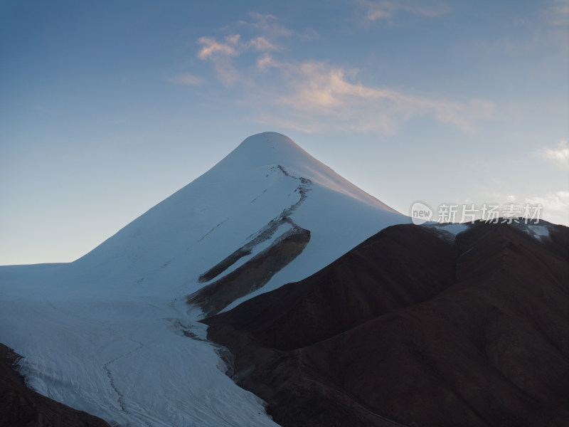 航拍青海玉珠峰南坡雪山冰川日出