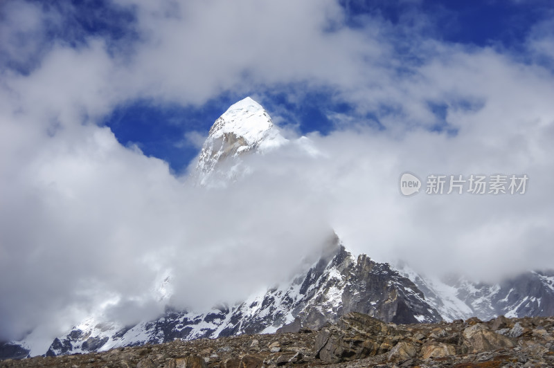 高原雪山自然风景