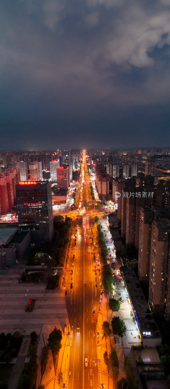 内江城市夜景交通竖拍全景图