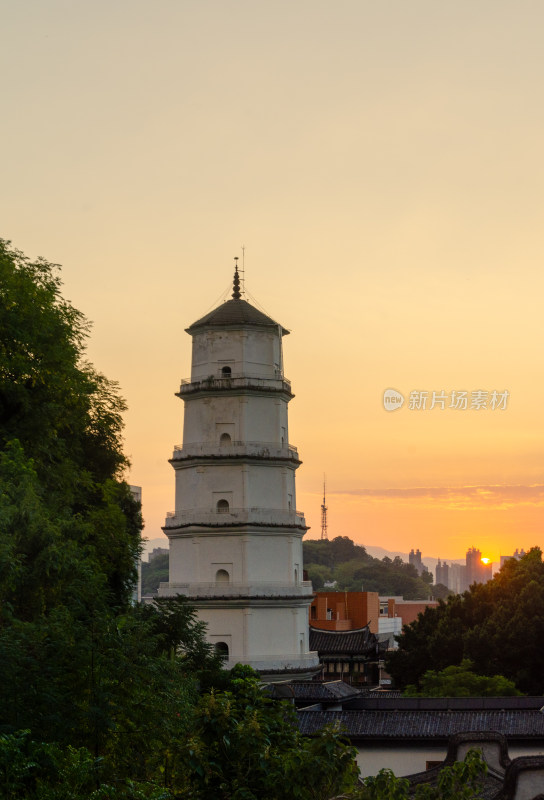 中国福建省福州市于山风景区定光寺白塔