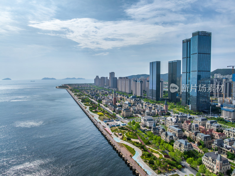 航拍大连东港威尼斯东方水城海岸线