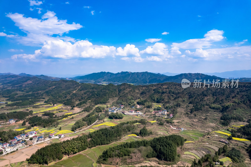 山川丘陵农田农业种植航拍图