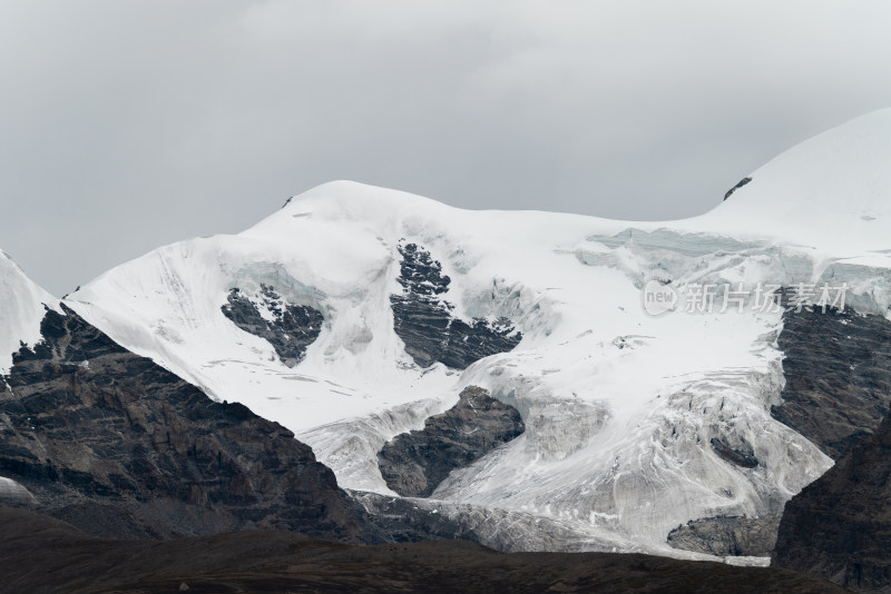 高原雪山