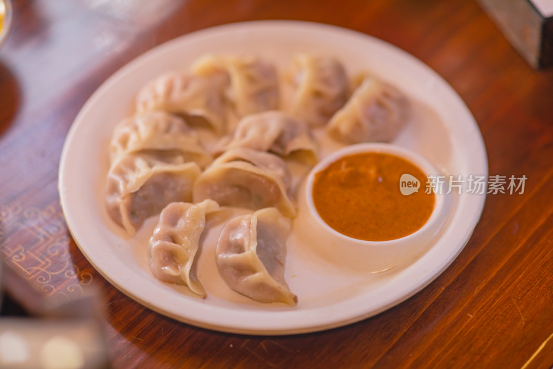 西藏拉萨市藏餐美食牦牛肉饺子