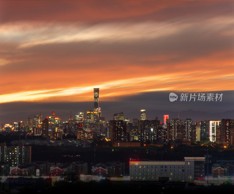 雨后北京国贸CBD天际线的晚霞景观