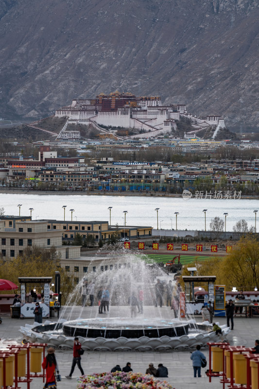 西藏拉萨日光之城布达拉宫圣地宁静建筑群