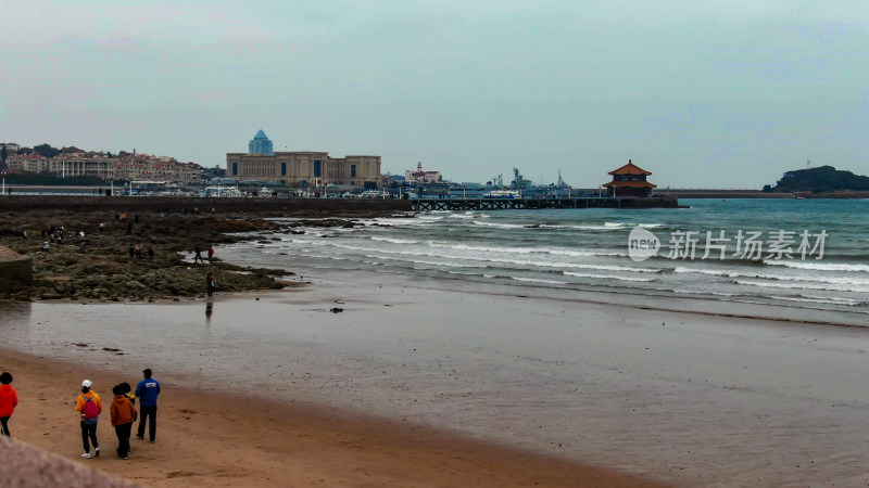 航拍大海海浪沙滩礁石