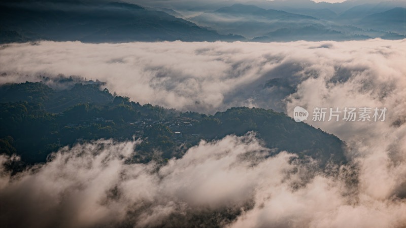 山间云海风光