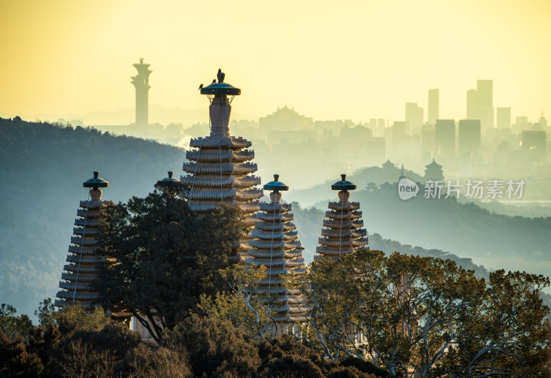 北京碧云寺金刚宝座塔与佛香阁等建筑同框